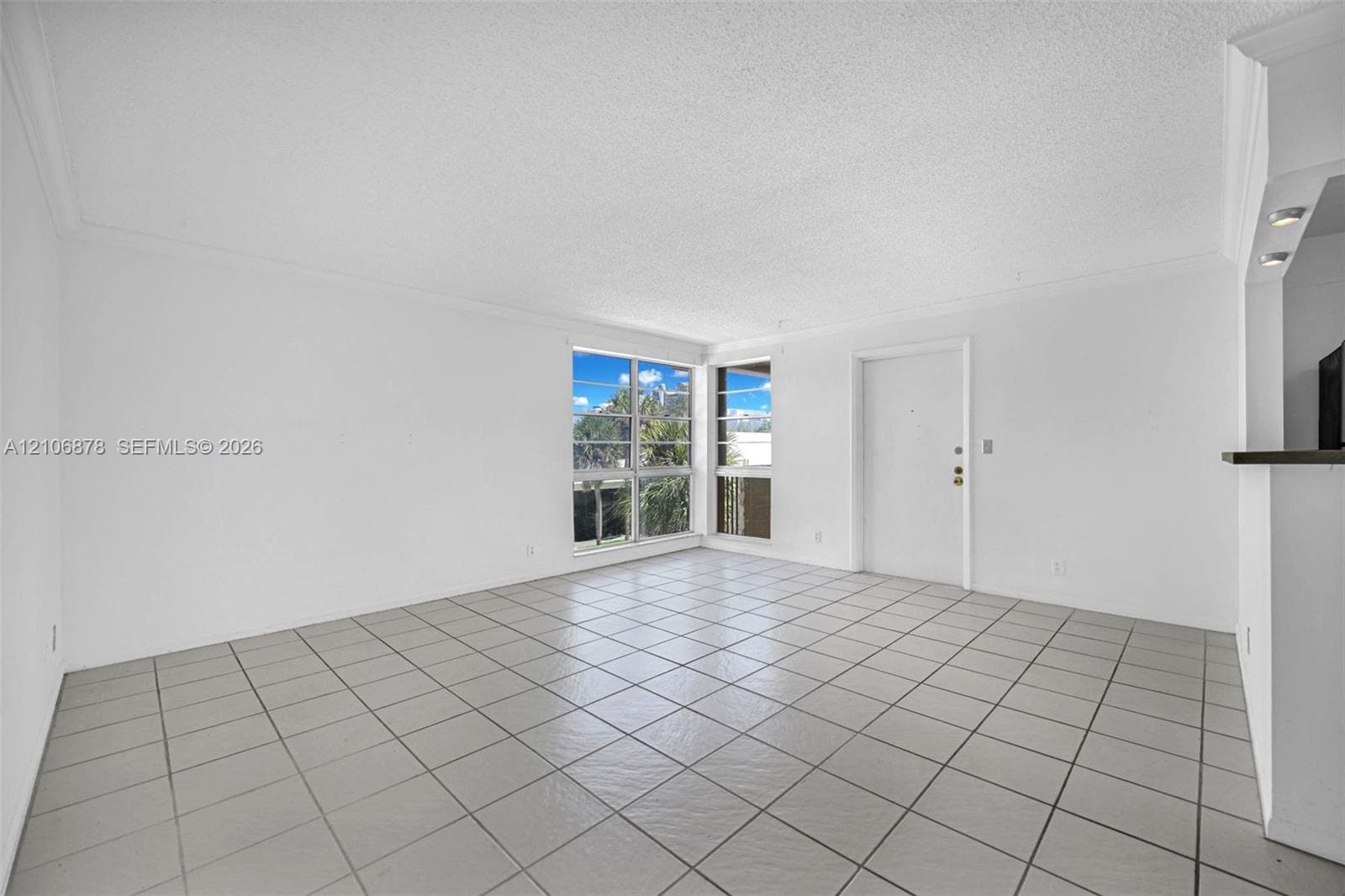 2420 Diana Dr 306 photo 9