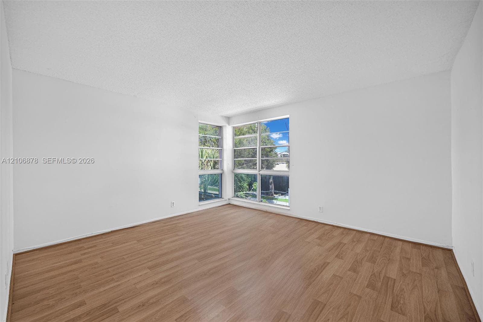 2420 Diana Dr 306 photo 19
