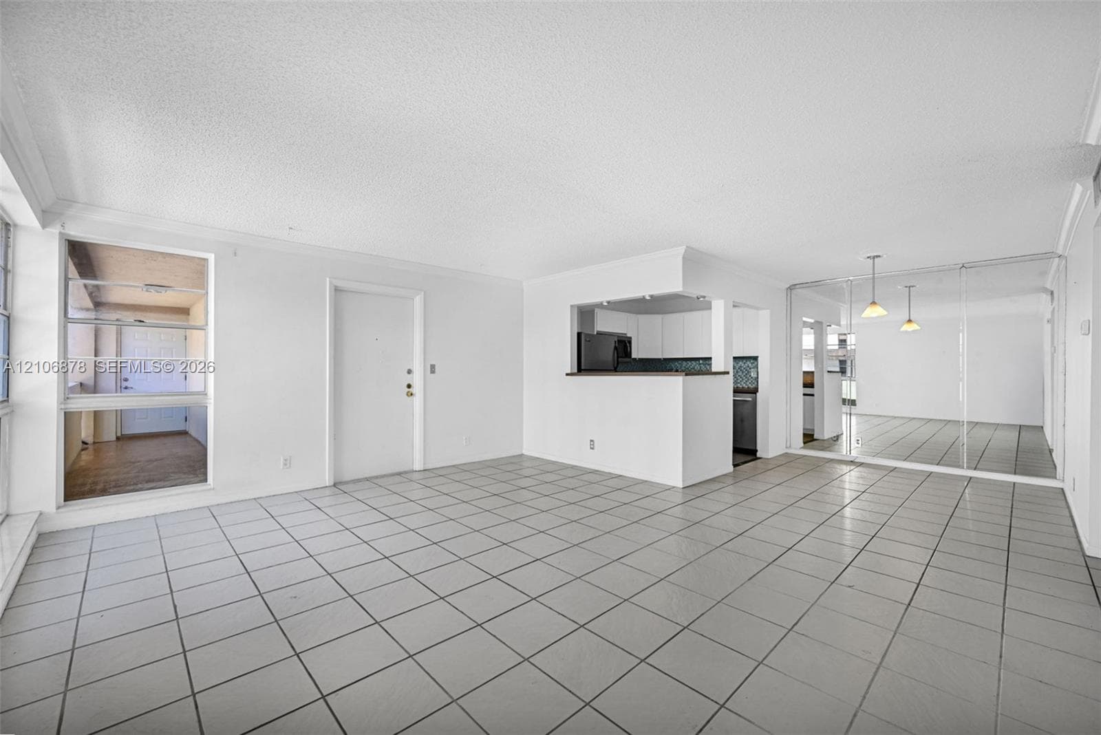 2420 Diana Dr 306 photo 8