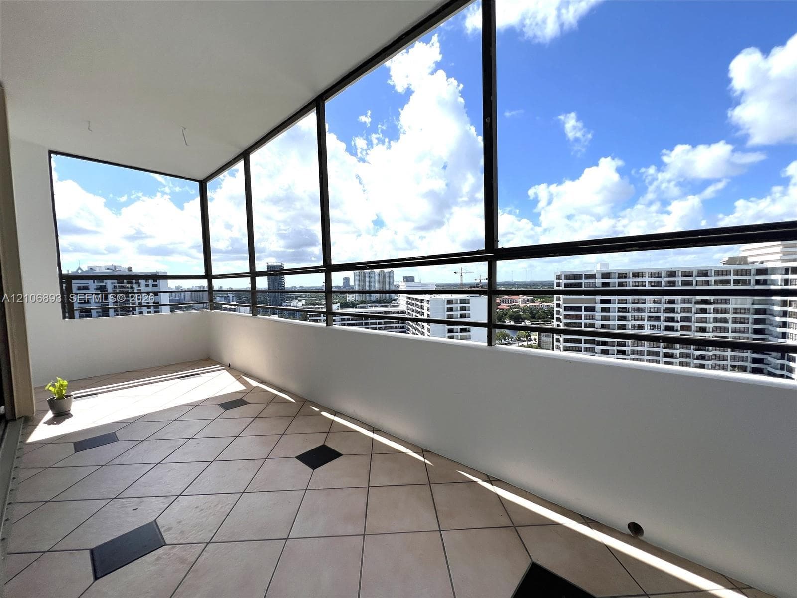 2500 Parkview Dr 2020 photo 17