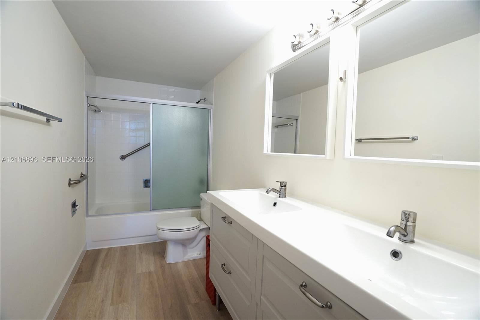 2500 Parkview Dr 2020 photo 16