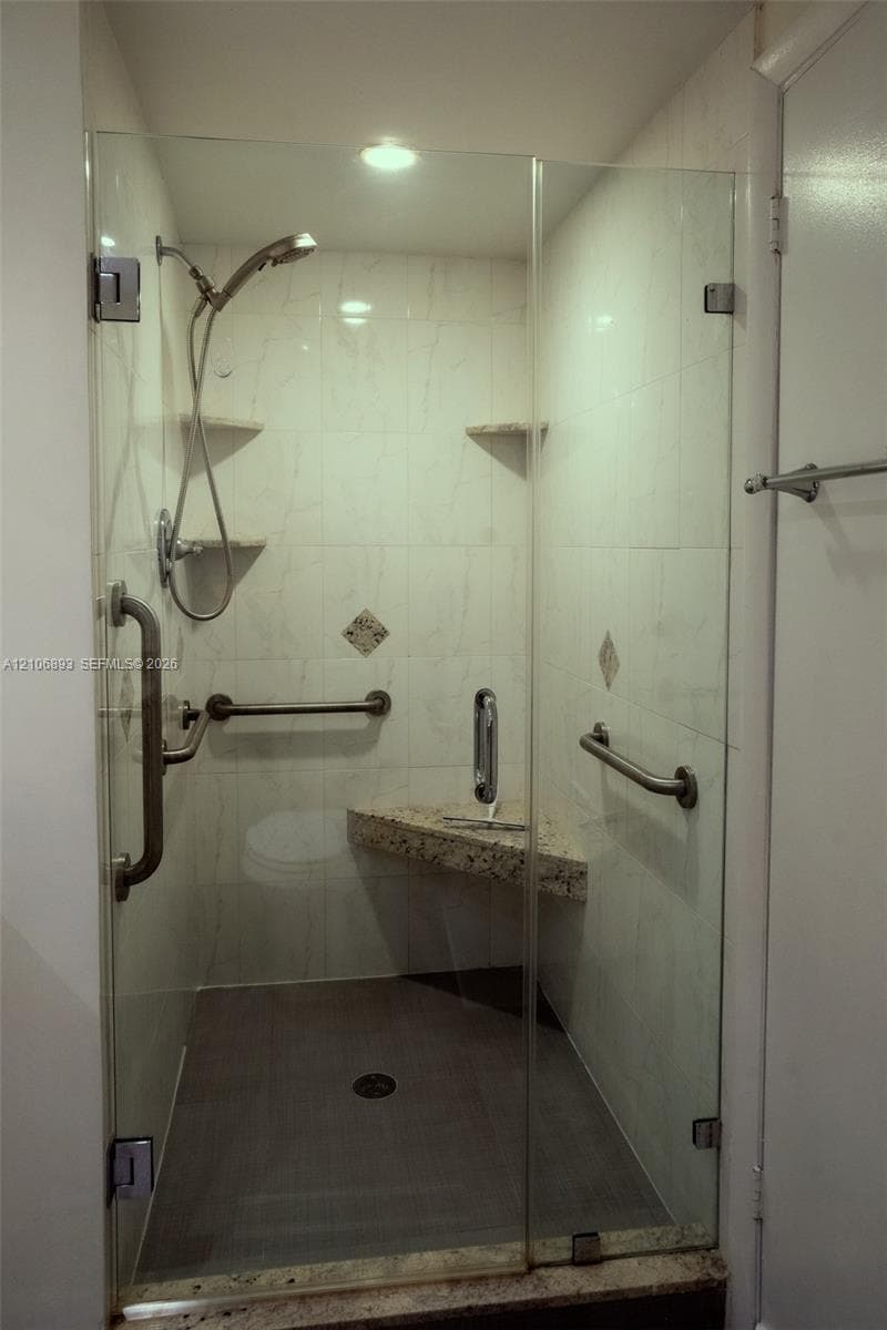 2500 Parkview Dr 2020 photo 12