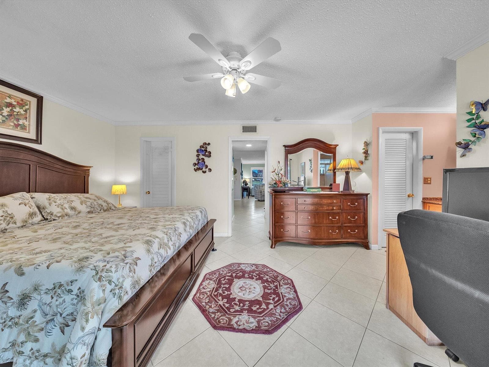 380 HIGH POINT Boulevard B photo 23