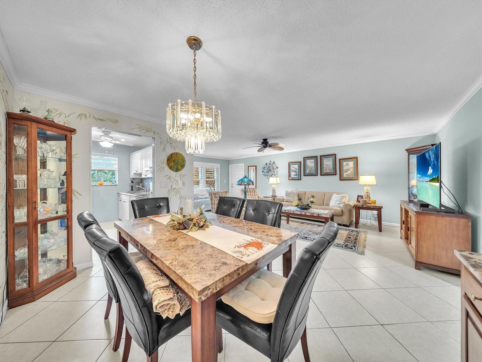 380 HIGH POINT Boulevard B photo 13