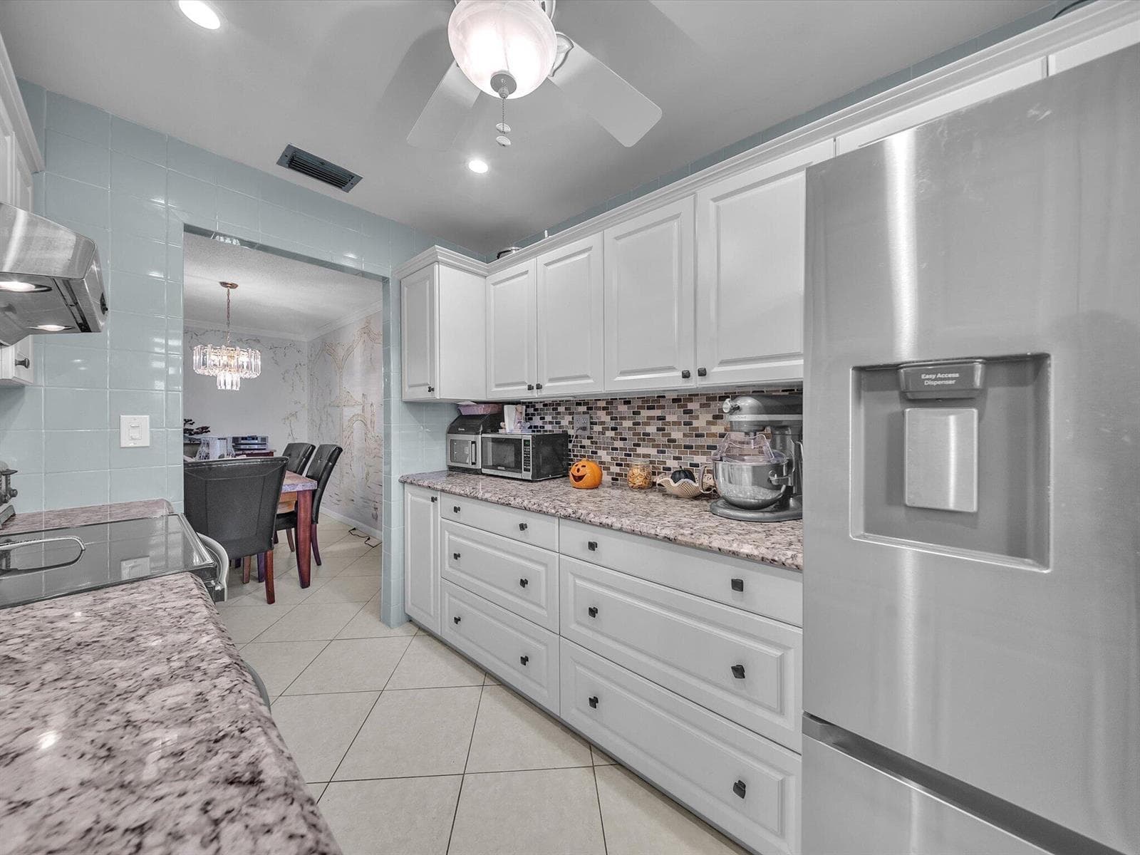 380 HIGH POINT Boulevard B photo 18