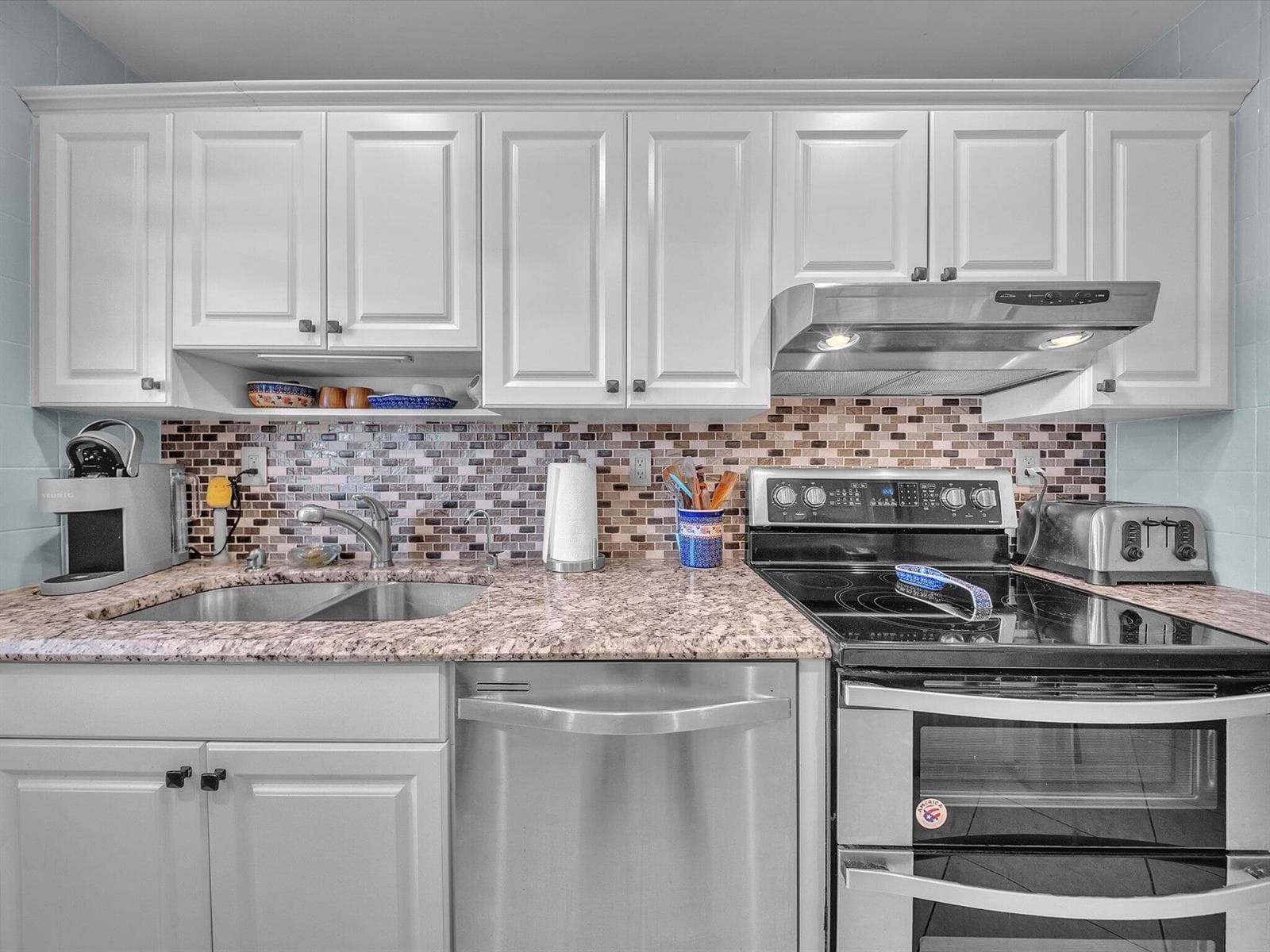 380 HIGH POINT Boulevard B photo 15