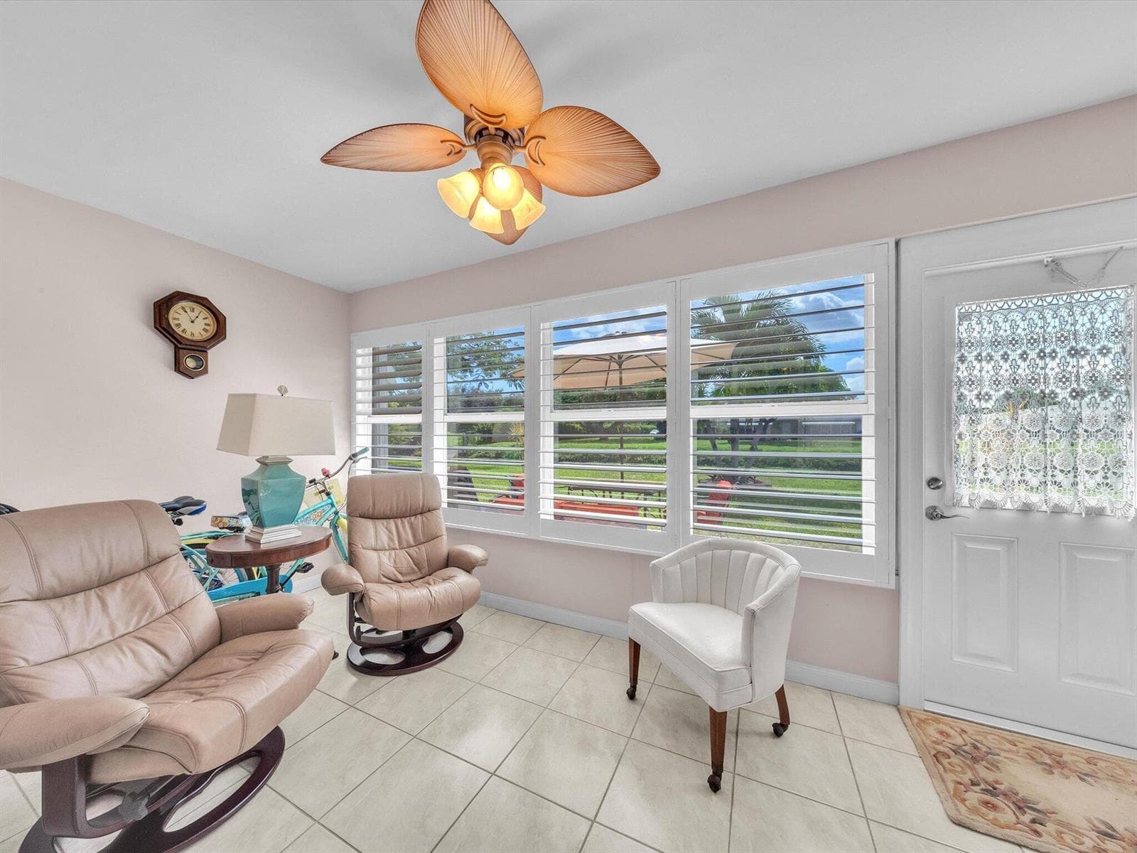 380 HIGH POINT Boulevard B photo 25