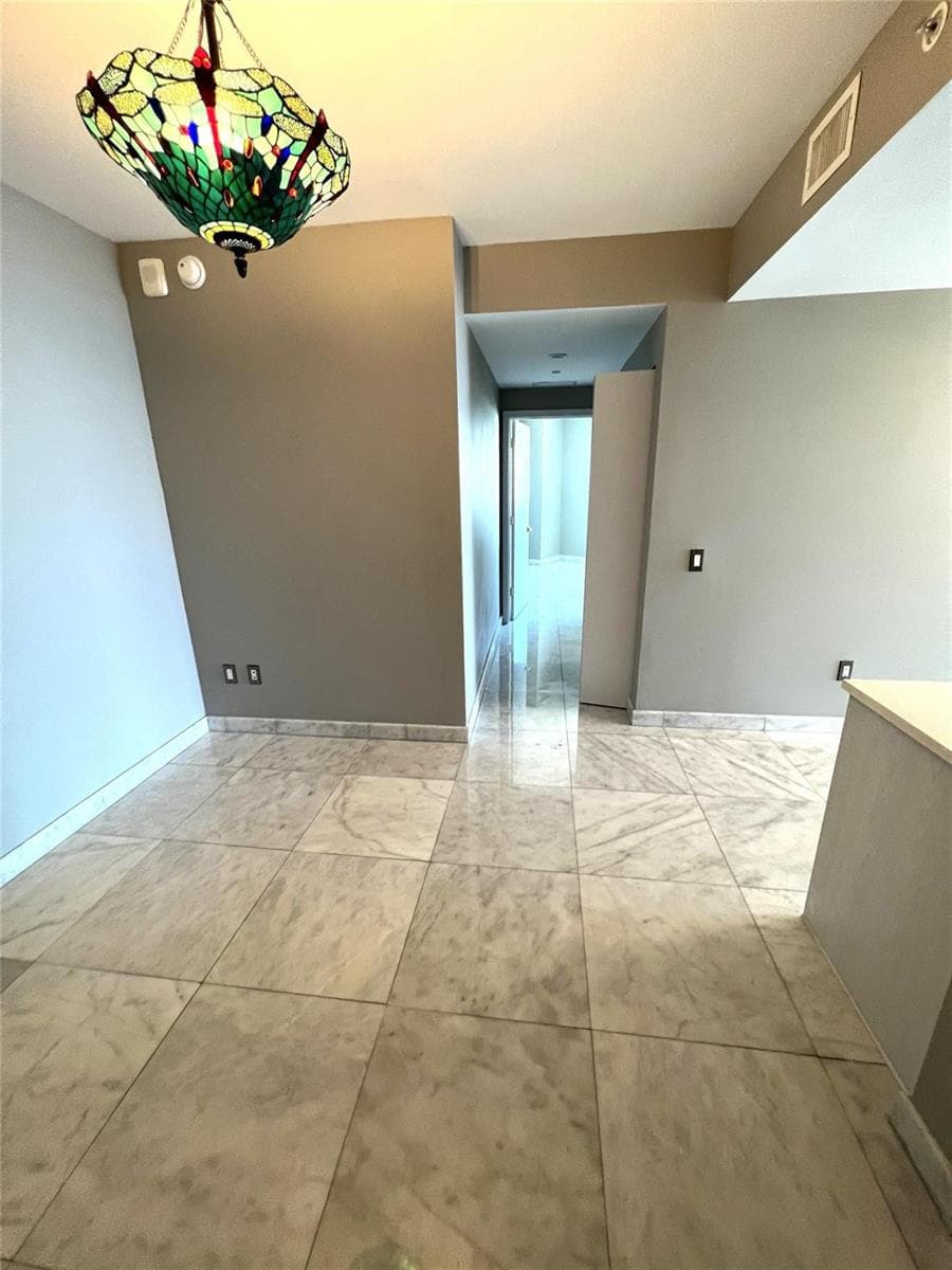 501 NE 31ST Street 2701 photo 6