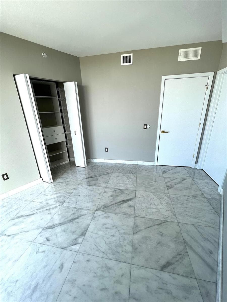 501 NE 31ST Street 2701 photo 13