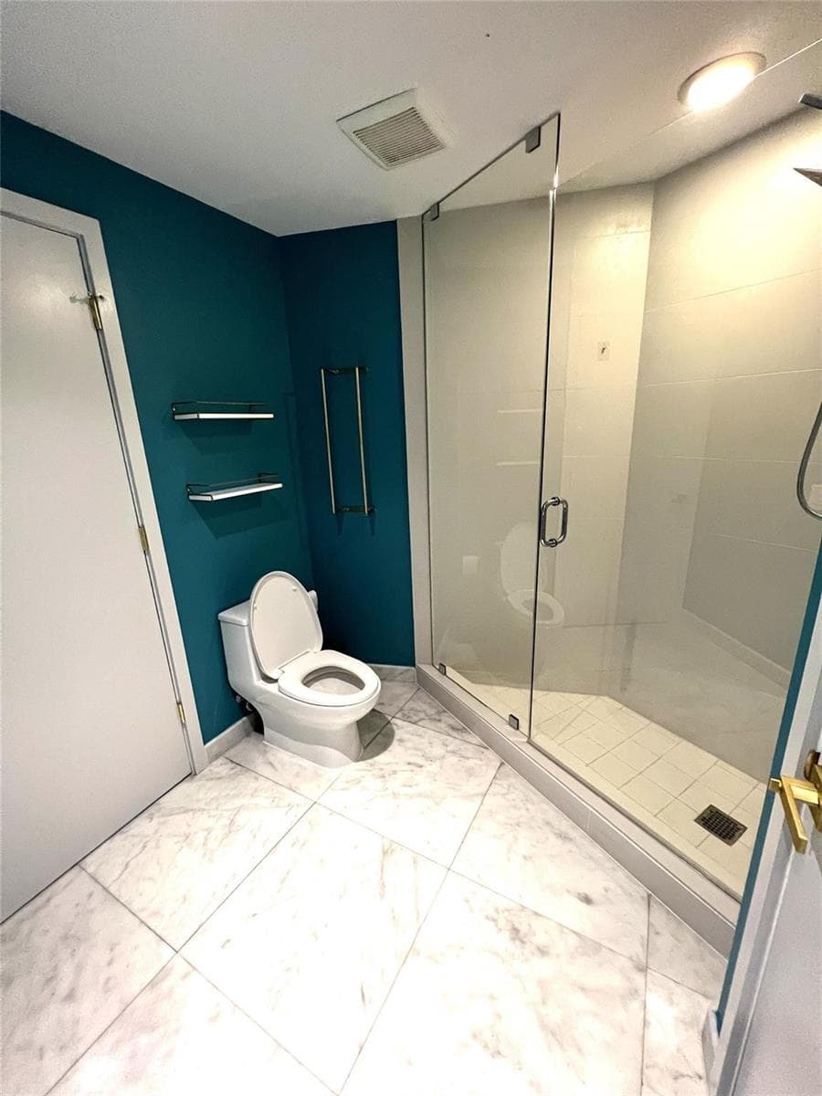 501 NE 31ST Street 2701 photo 17