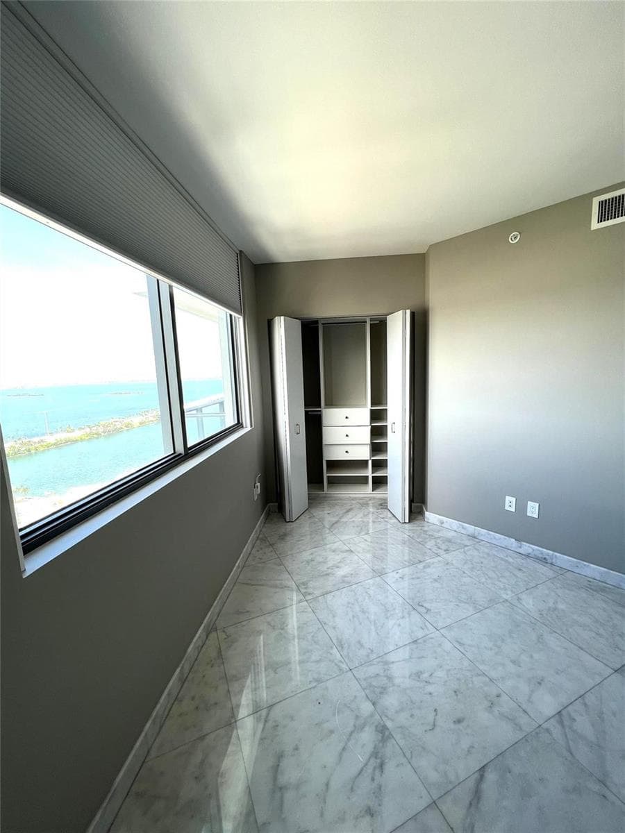 501 NE 31ST Street 2701 photo 20