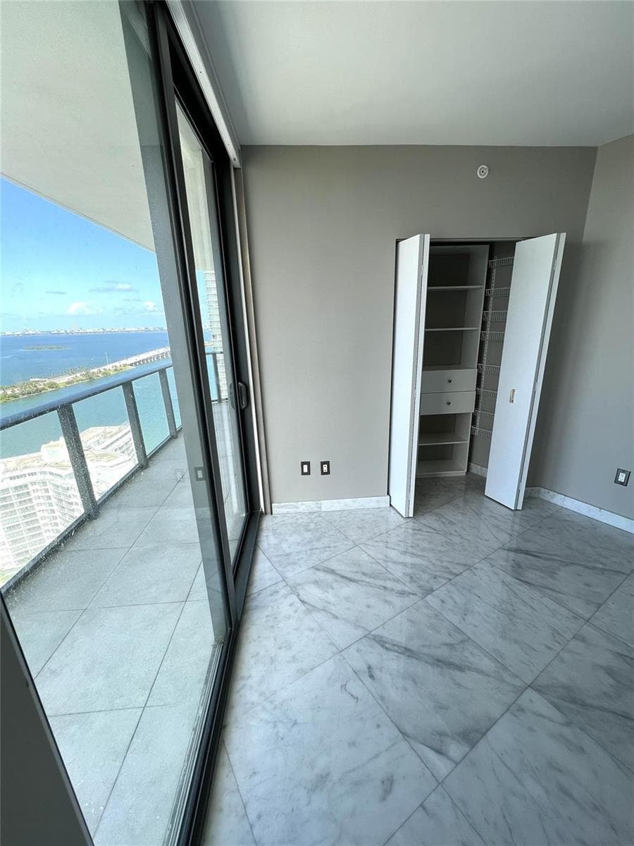 501 NE 31ST Street 2701 photo 14