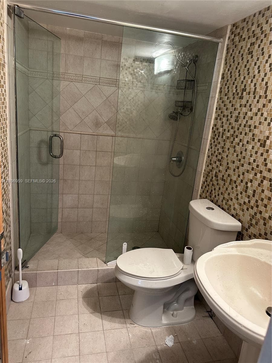 3868 NE 169th St 202 photo 3