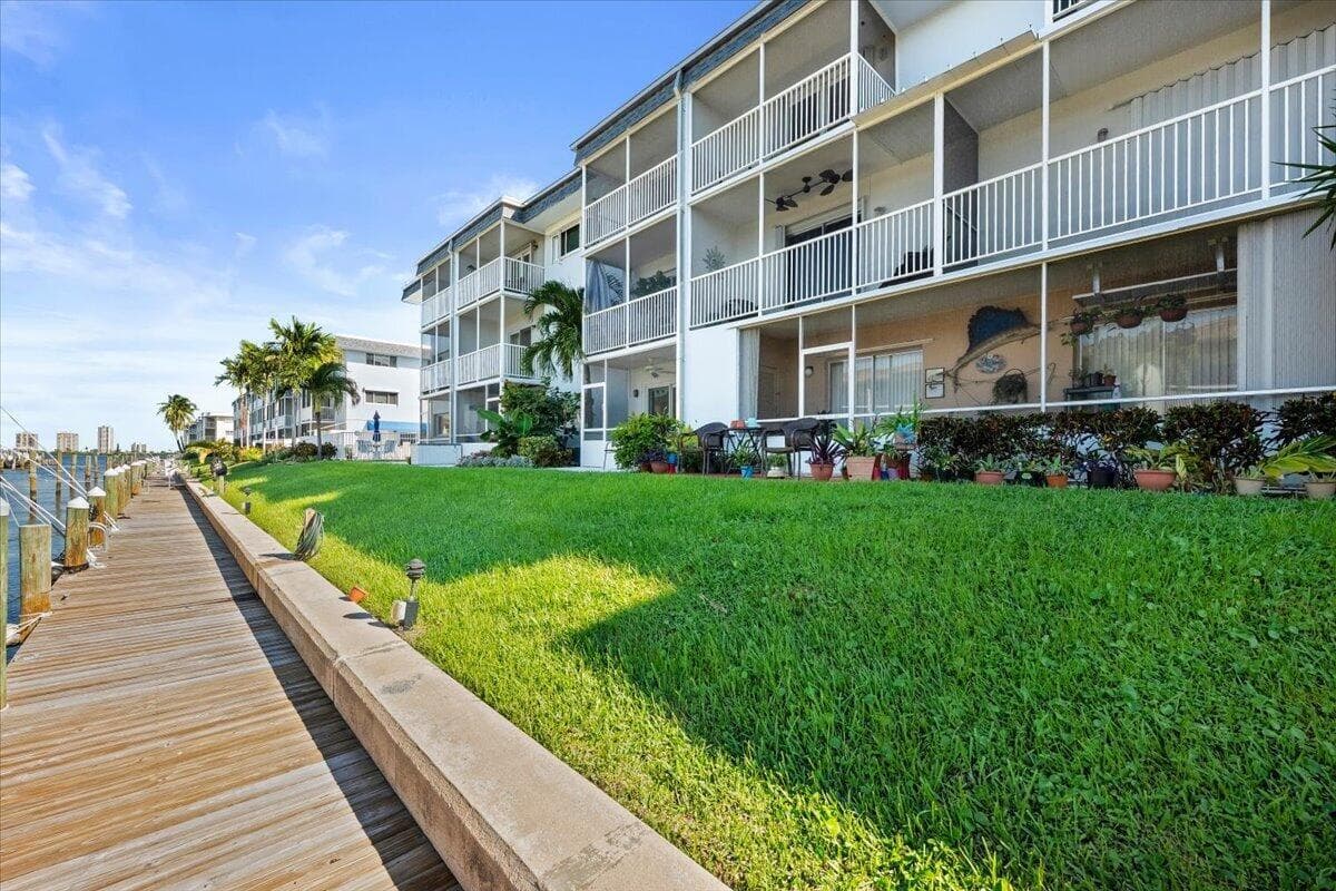 131 Doolen Court 207 photo 16