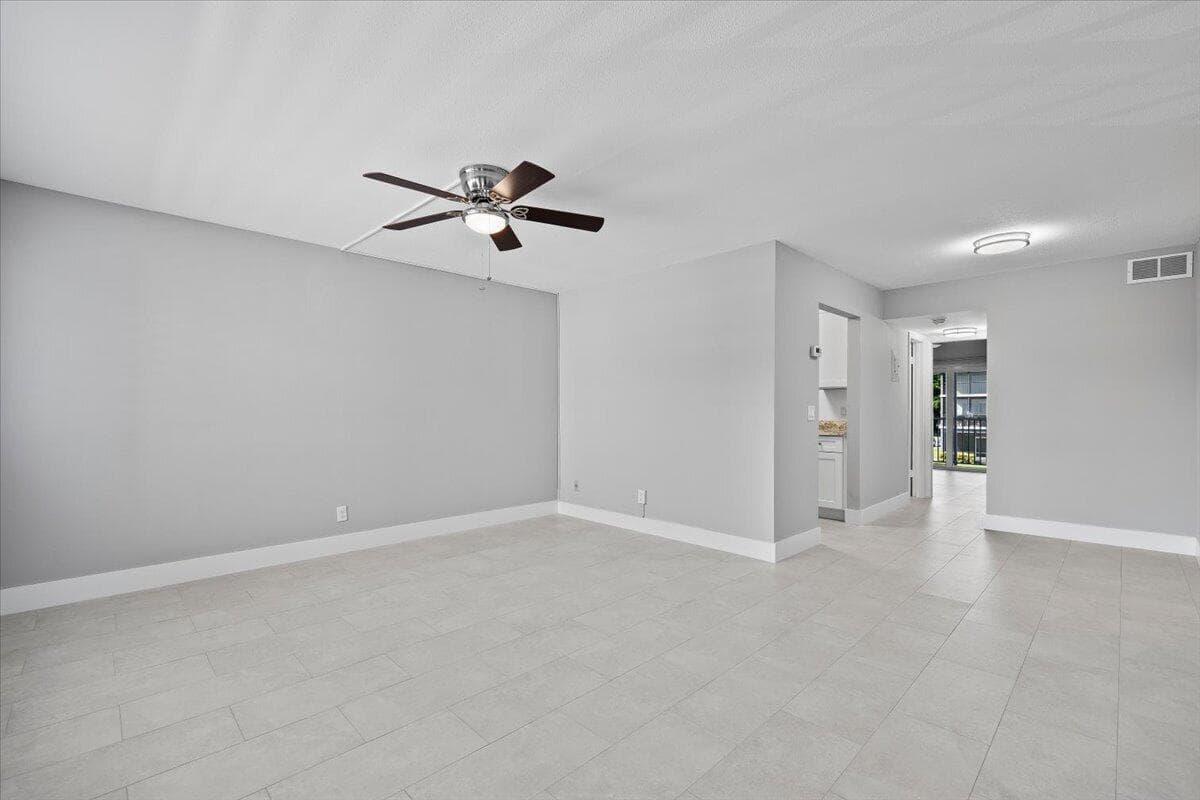 131 Doolen Court 207 photo 3
