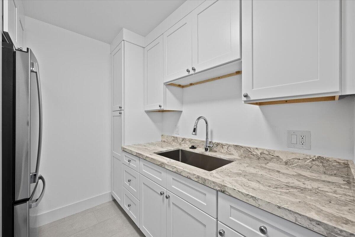 131 Doolen Court 207 photo 9