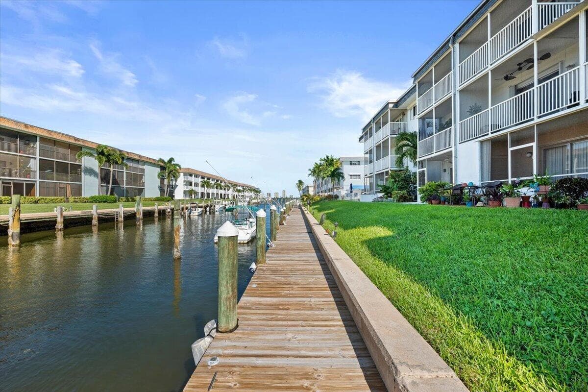 131 Doolen Court 207 photo 15