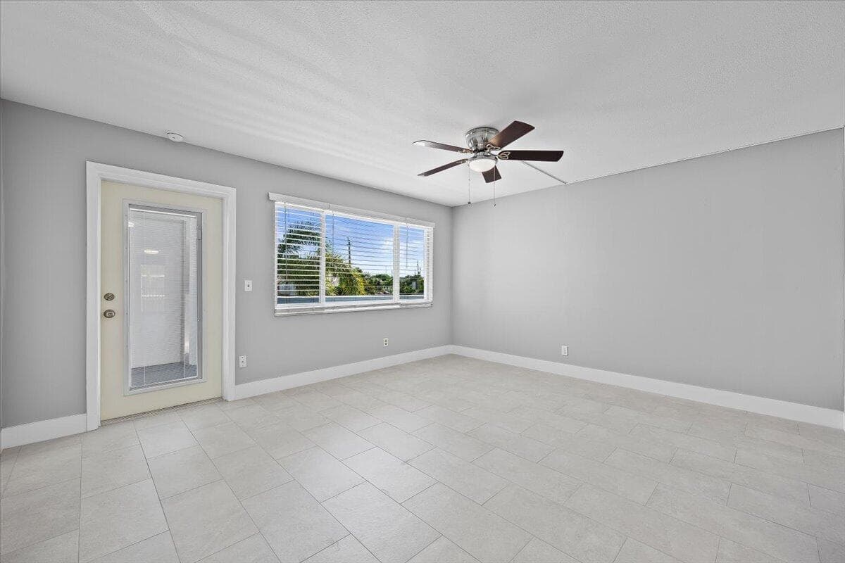 131 Doolen Court 207 photo 4