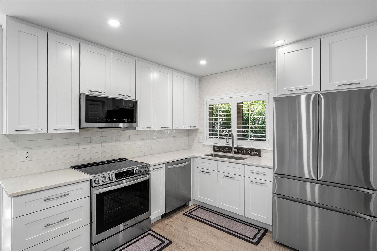 744 Peachtree Lane photo 15