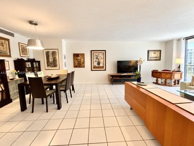2500 Parkview Dr 1619 photo 5