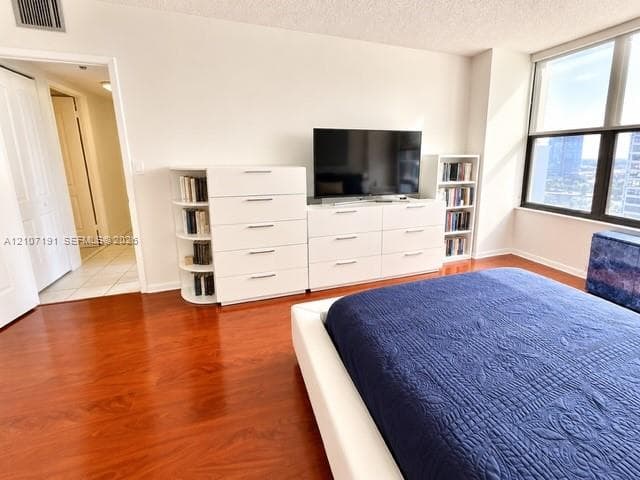 2500 Parkview Dr 1619 photo 20