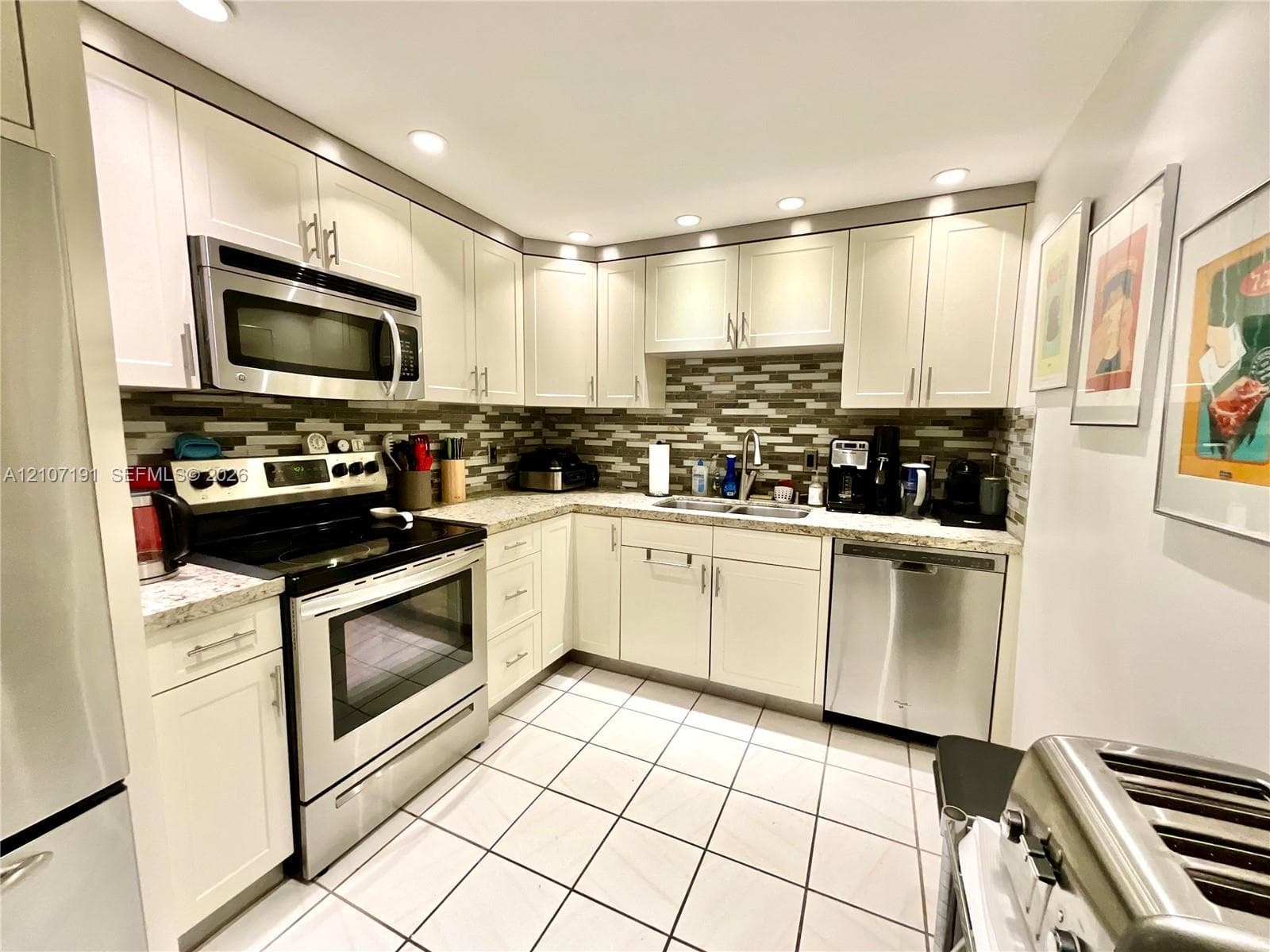 2500 Parkview Dr 1619 photo 14