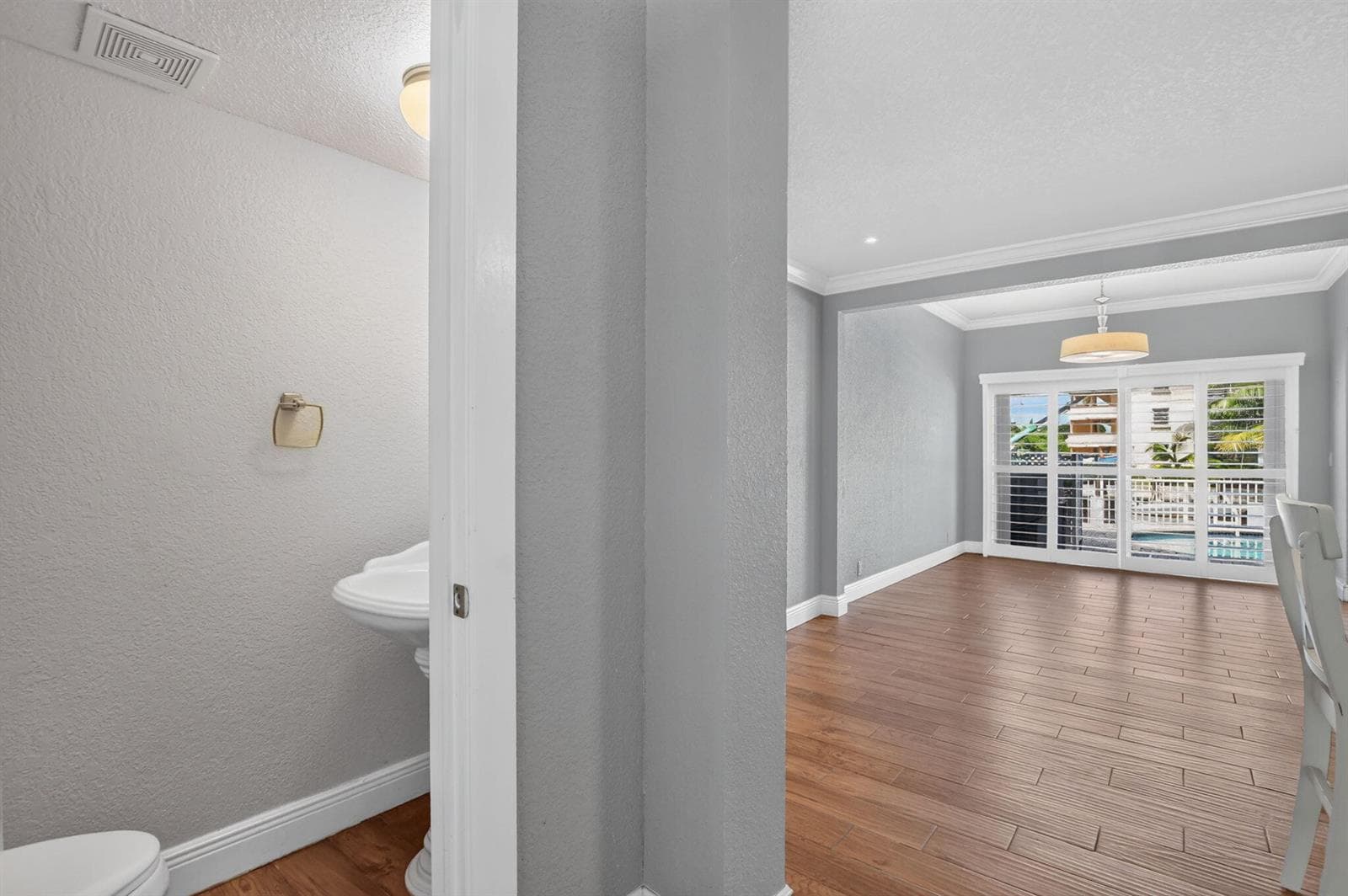 2107 NE 44th Street photo 16