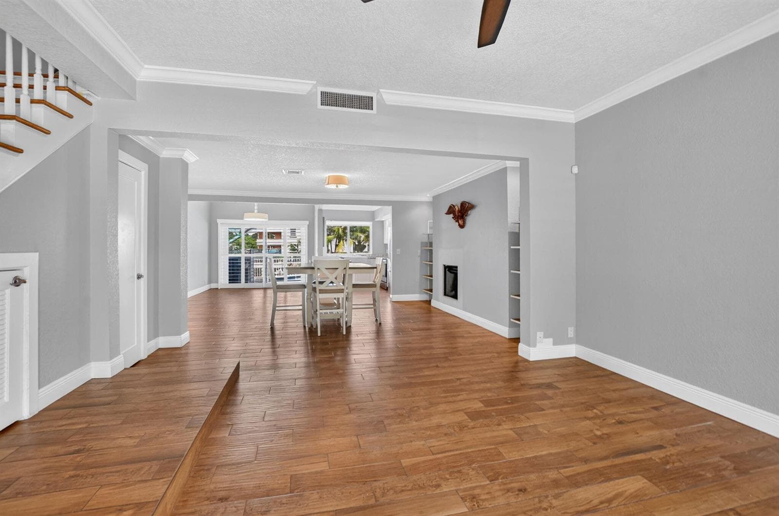 2107 NE 44th Street photo 4