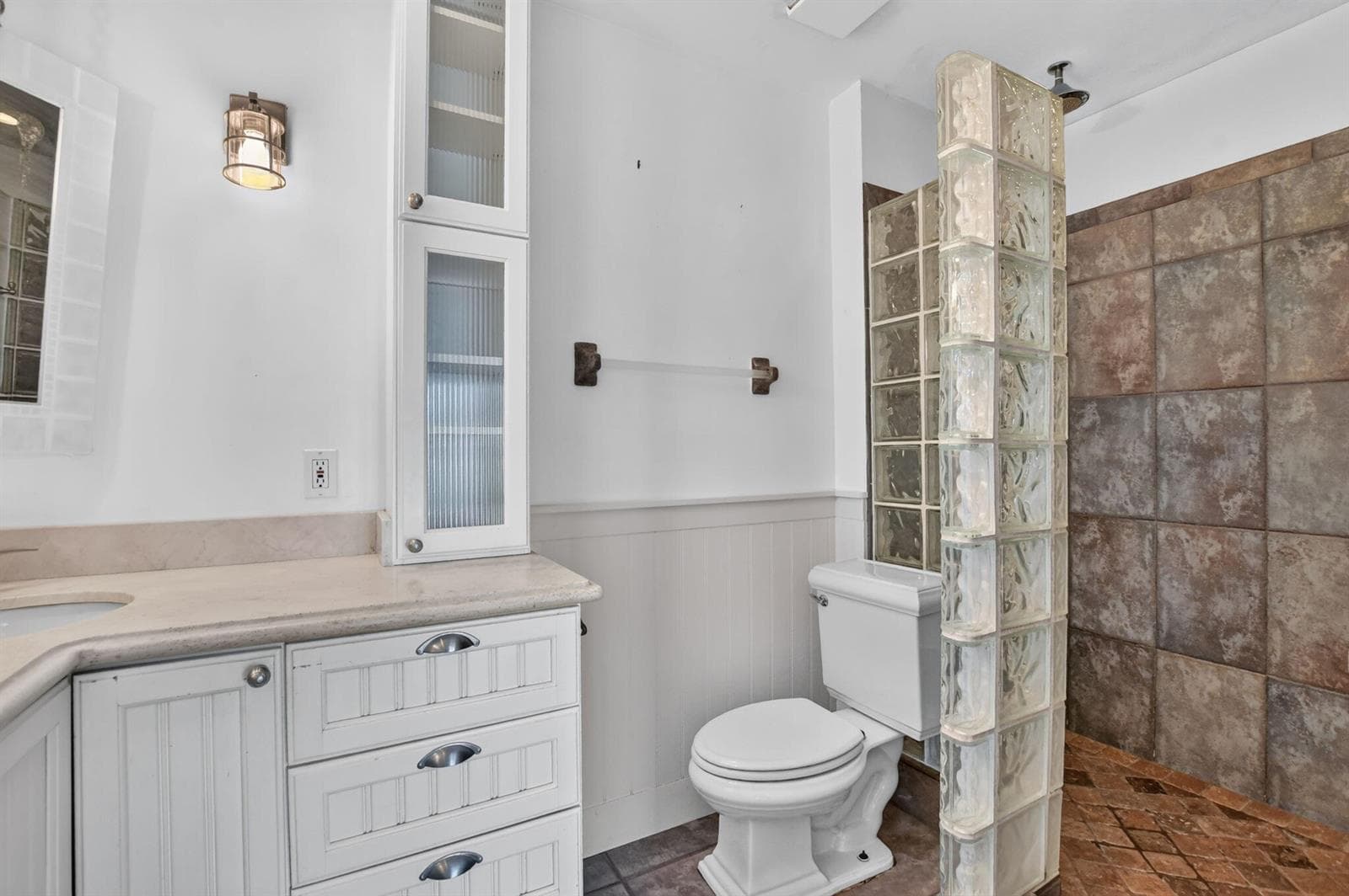 2107 NE 44th Street photo 21