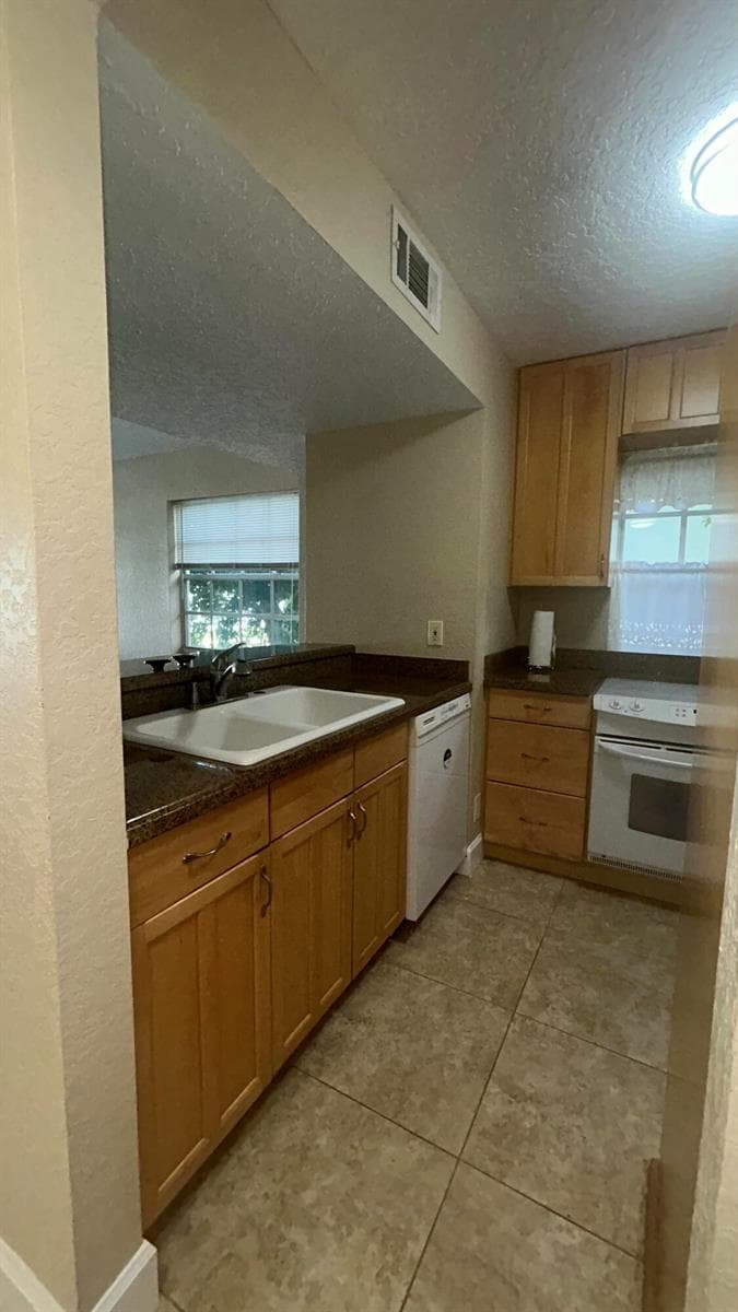 1135 Lake Shore Drive 201 photo 7