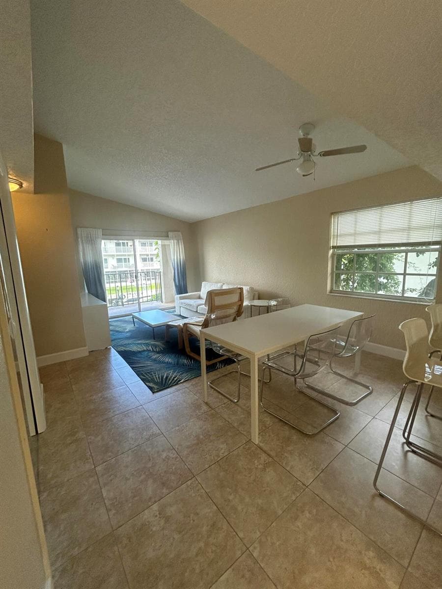 1135 Lake Shore Drive 201 photo 4