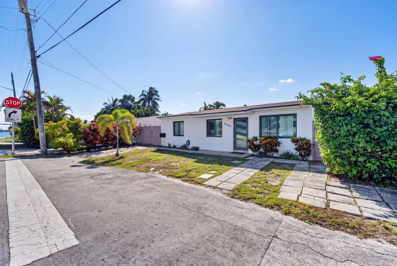 2634 SHERIDAN Street photo 5
