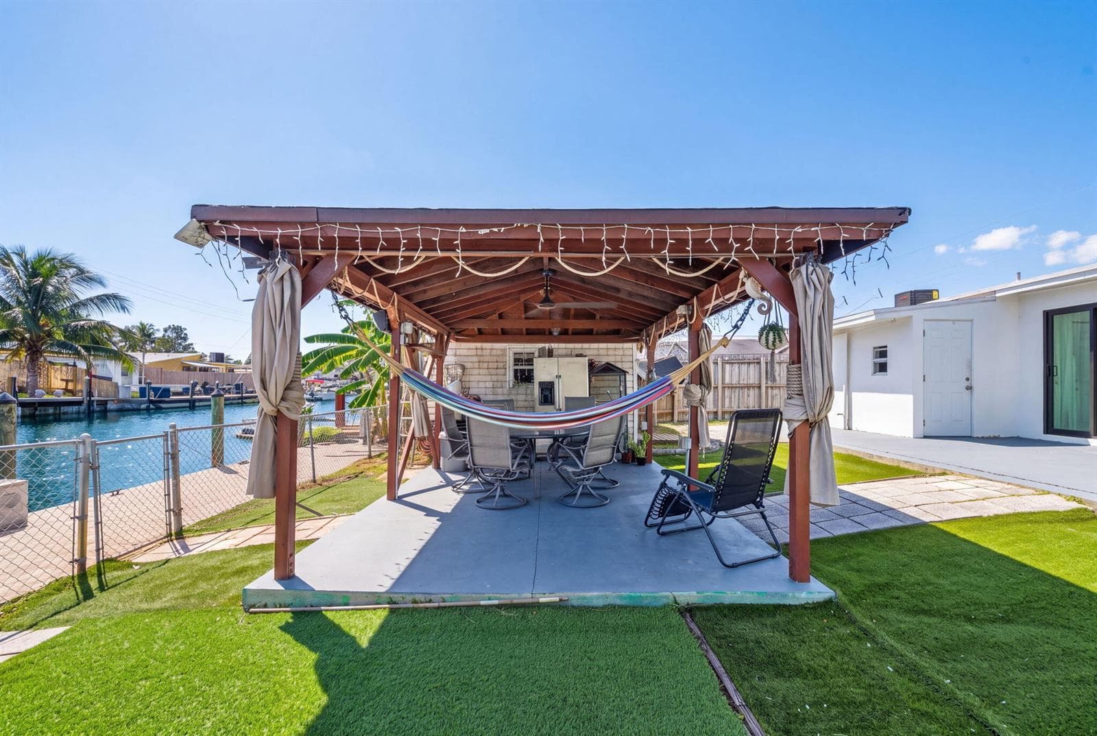 2634 SHERIDAN Street photo 4