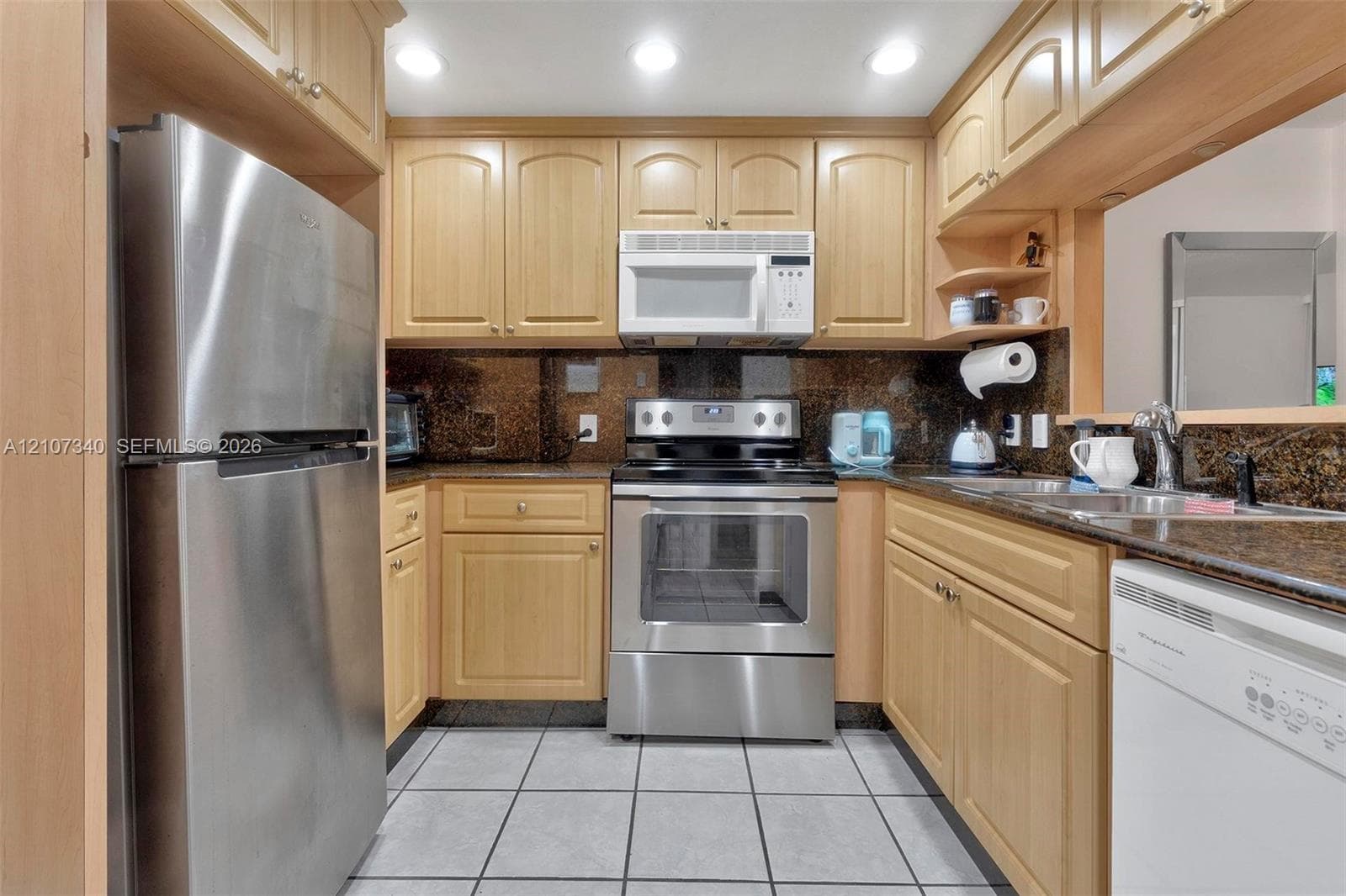 3401 N Country Club Dr 406 photo 3
