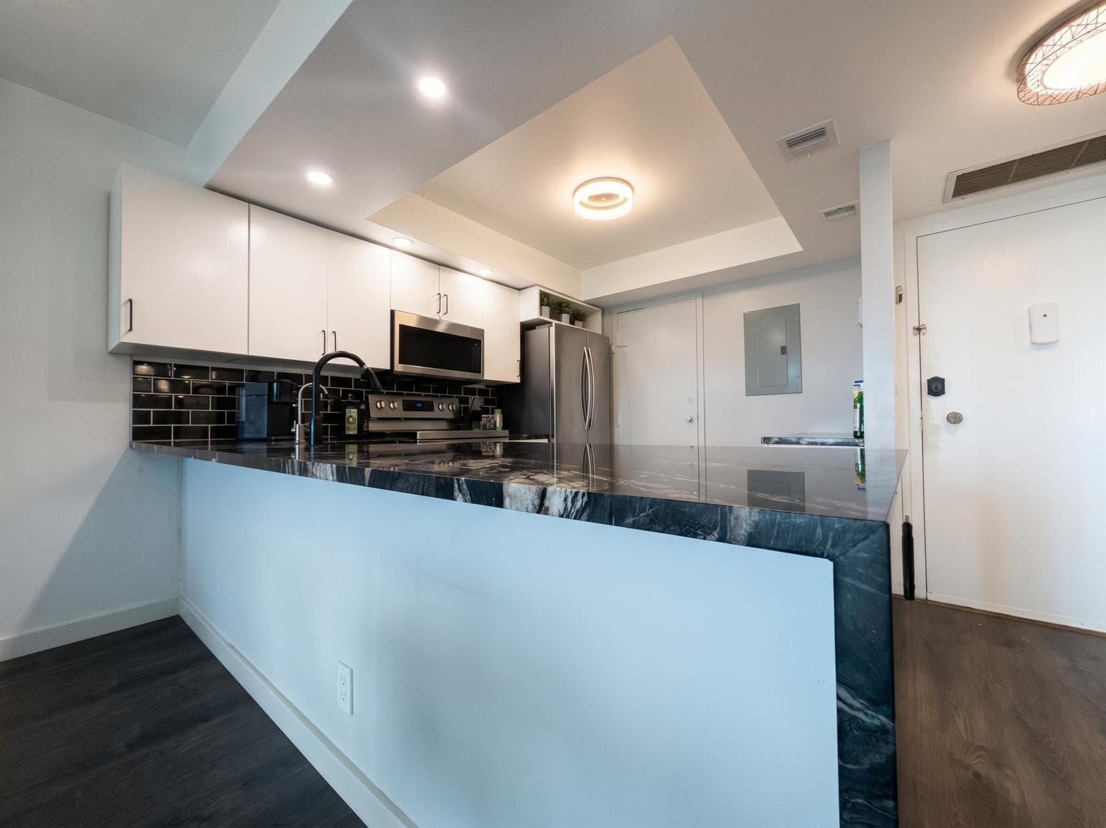 437 Golden Isles Drive 5J photo 4