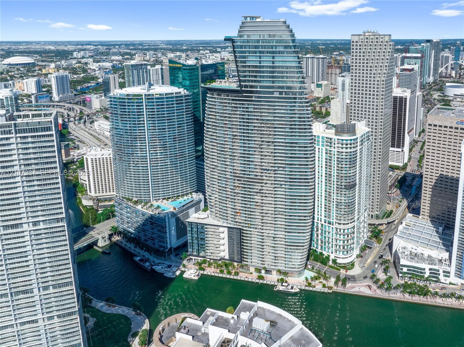 300 Biscayne Boulevard Way 4901E photo 1