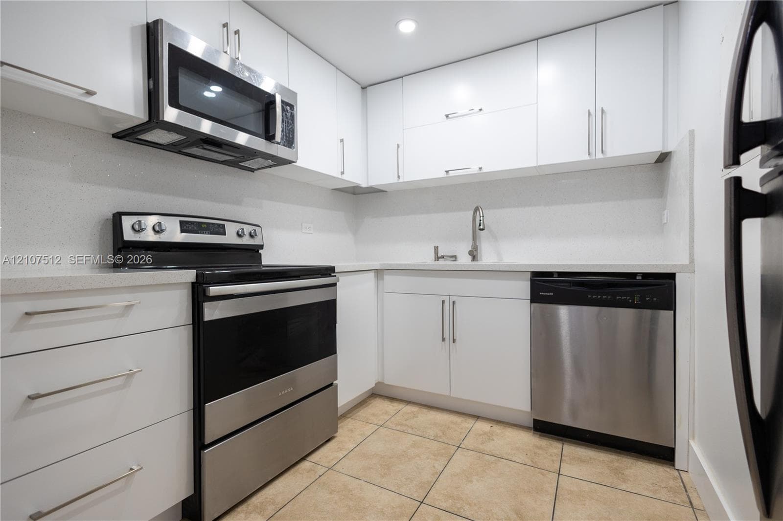 1720 NW N River Dr 302 photo 5