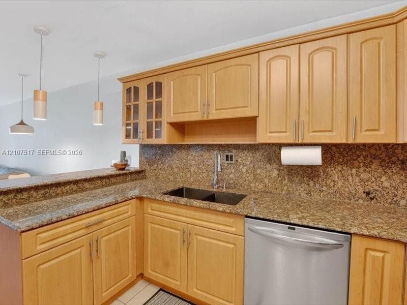 16531 NE 35th Ave 402-11 photo 23