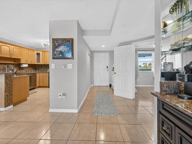 16531 NE 35th Ave 402-11 photo 13