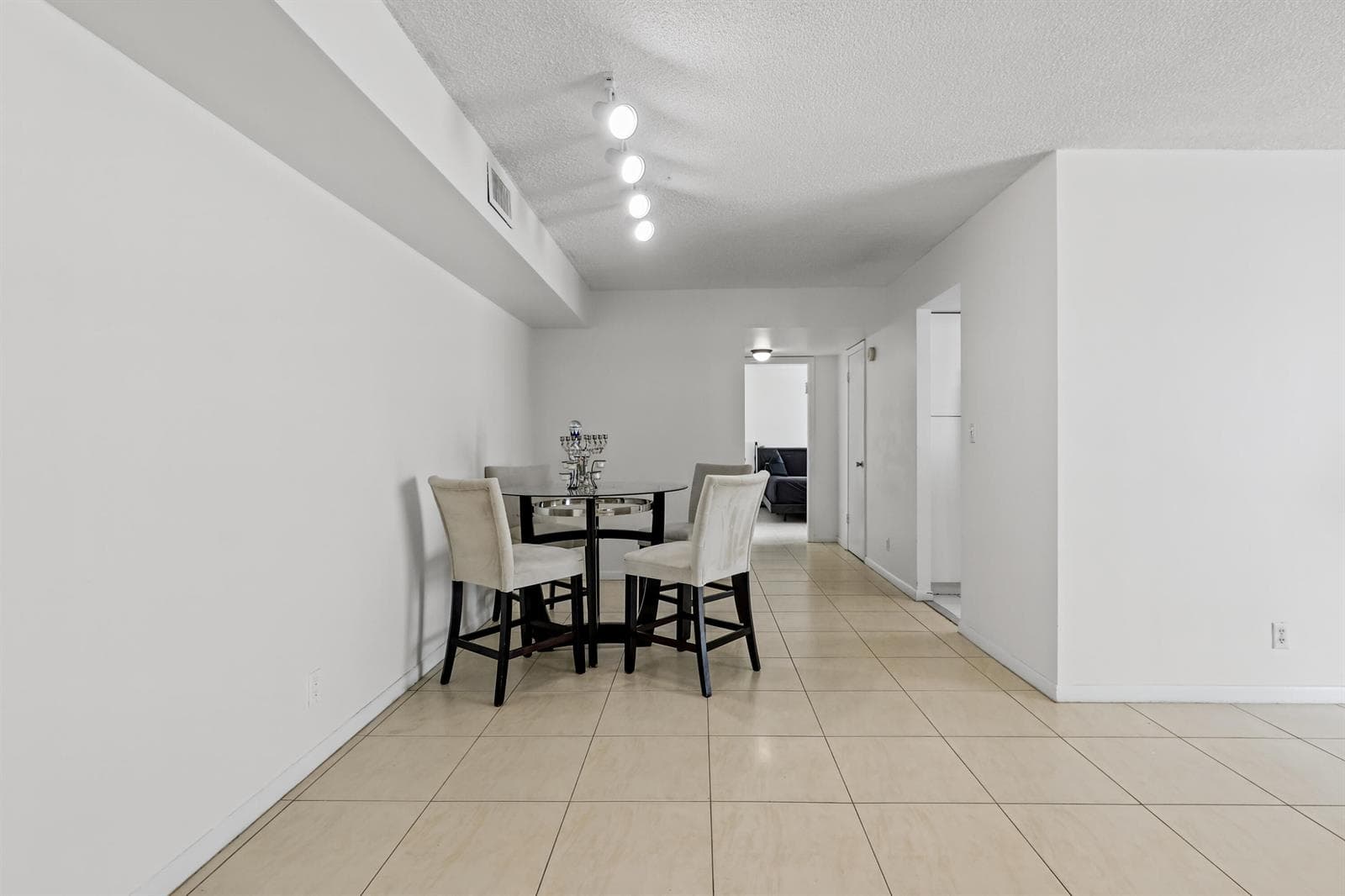 137 Golden Isles Drive 1001 photo 7