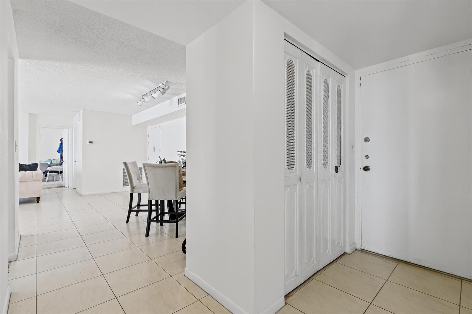 137 Golden Isles Drive 1001 photo 24
