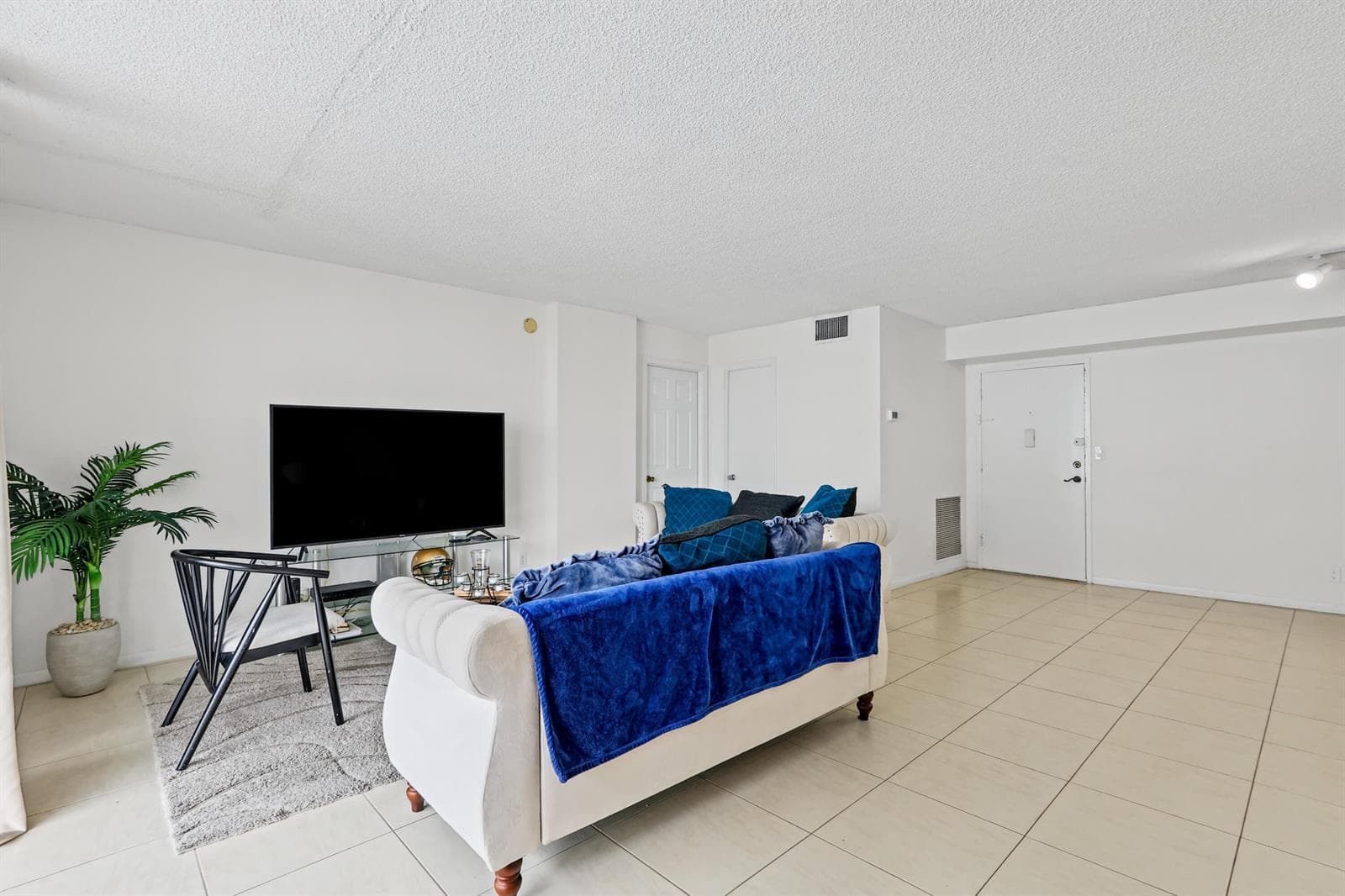 137 Golden Isles Drive 1001 photo 8
