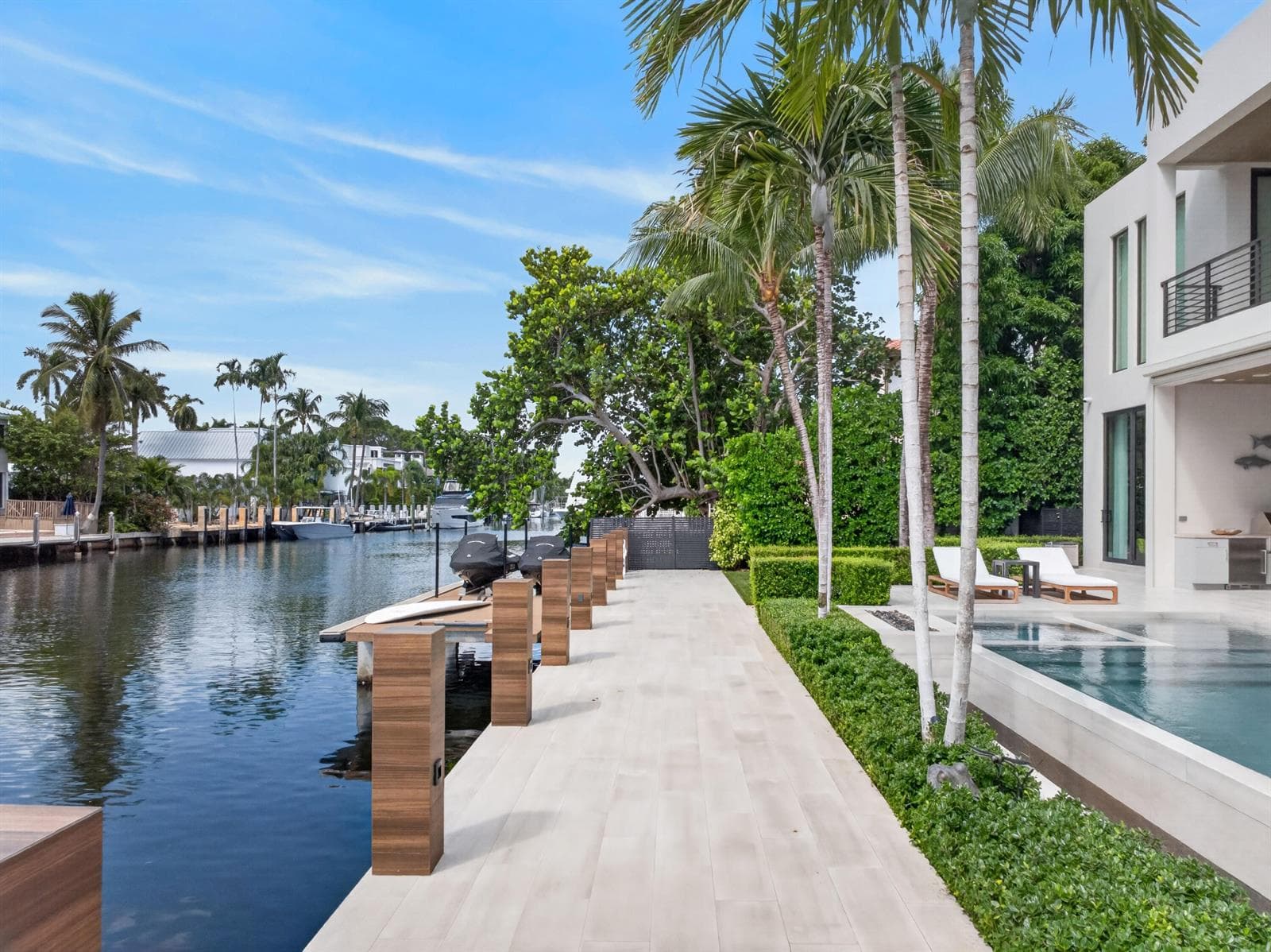 1 ROYAL PALM Drive photo 25