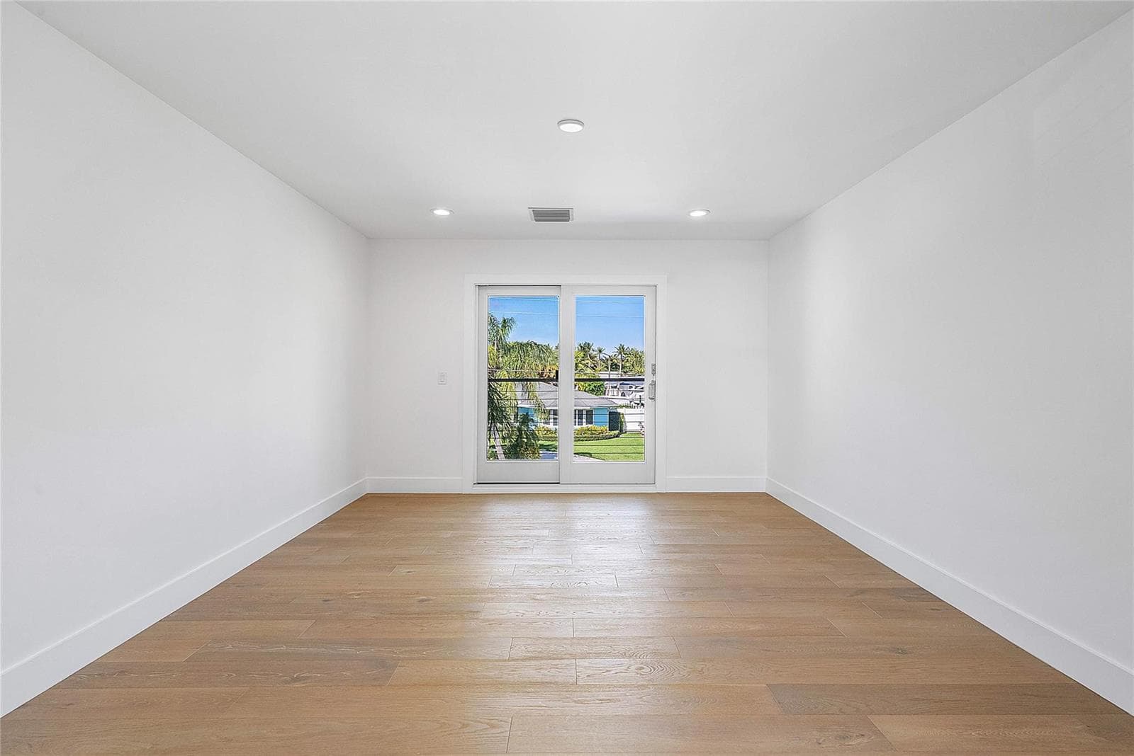 8 LEEWARD Circle photo 23