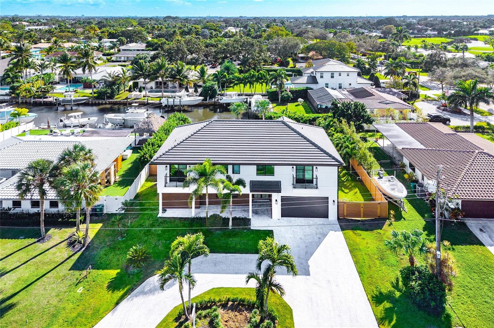 8 LEEWARD Circle photo 2