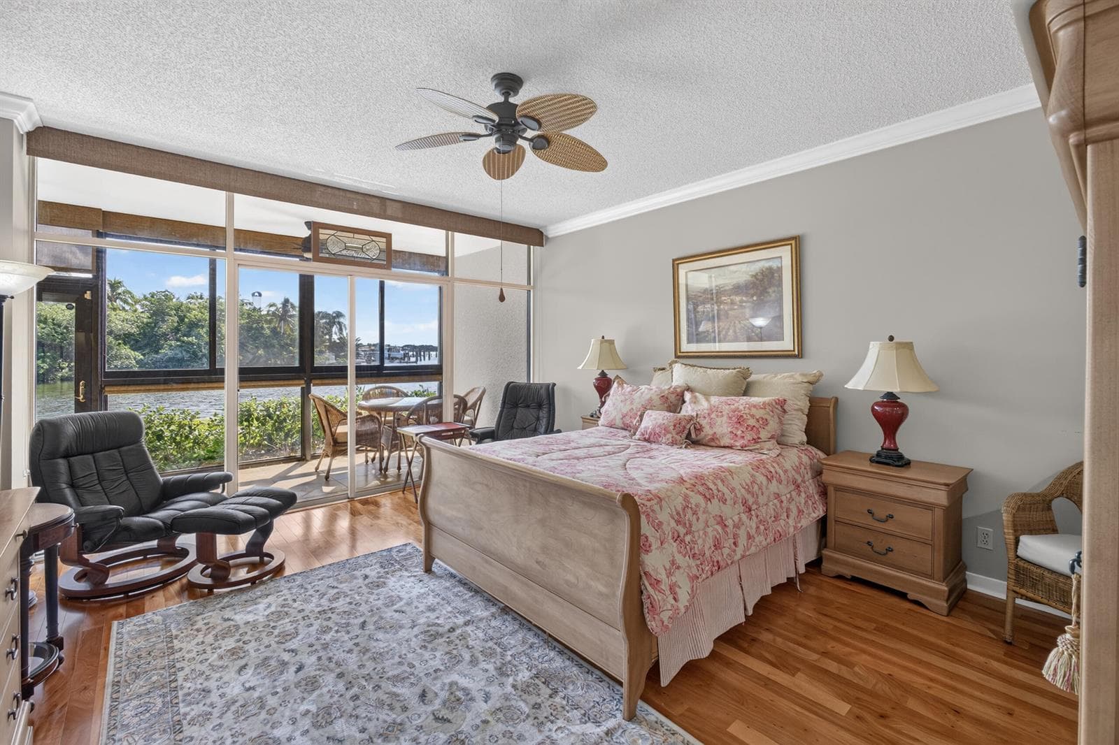 11370 Twelve Oaks Way 111 photo 3