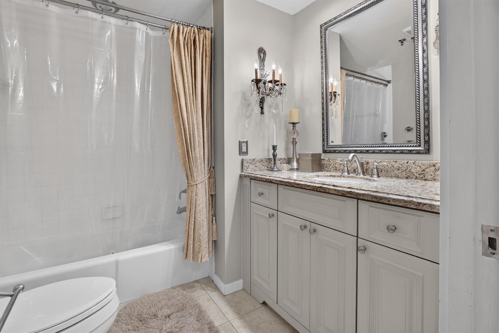 11370 Twelve Oaks Way 111 photo 10