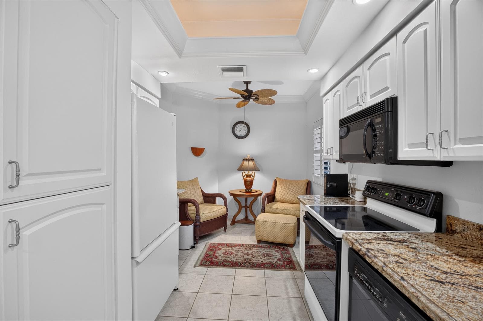 11370 Twelve Oaks Way 111 photo 14
