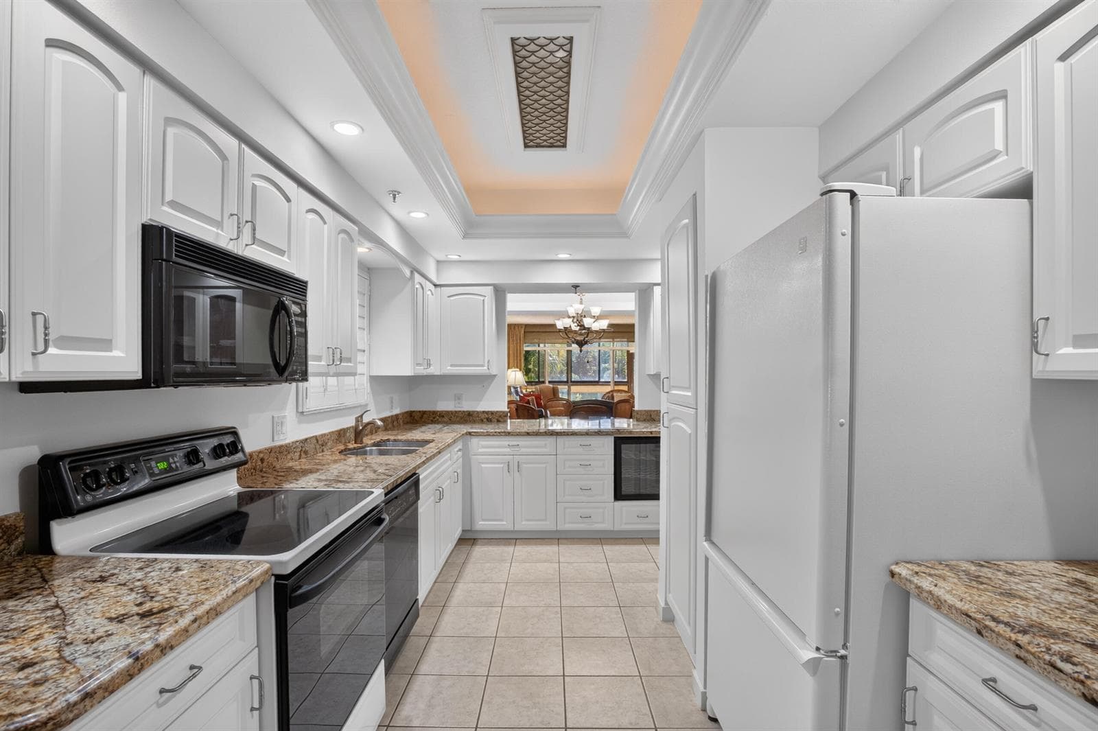 11370 Twelve Oaks Way 111 photo 15