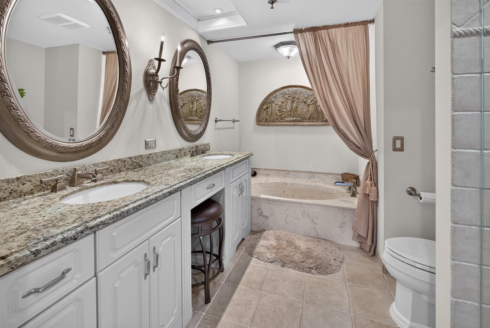 11370 Twelve Oaks Way 111 photo 4